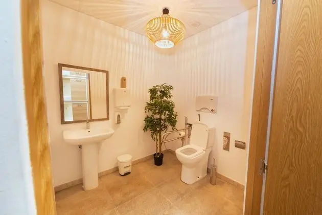 Standard Tek Büyük Yataklı Oda, Ortak Banyo