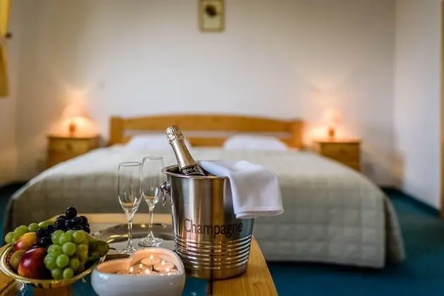 Superior Tek Büyük veya İki Ayrı Yataklı Oda