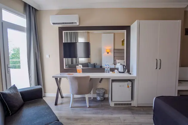 Standart Oda,Deniz Manzaralı,Balkonlu