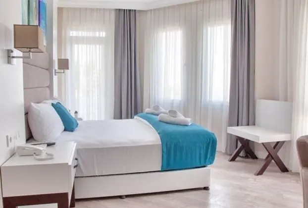 Kısmi Deniz Manzaralı Standart Oda