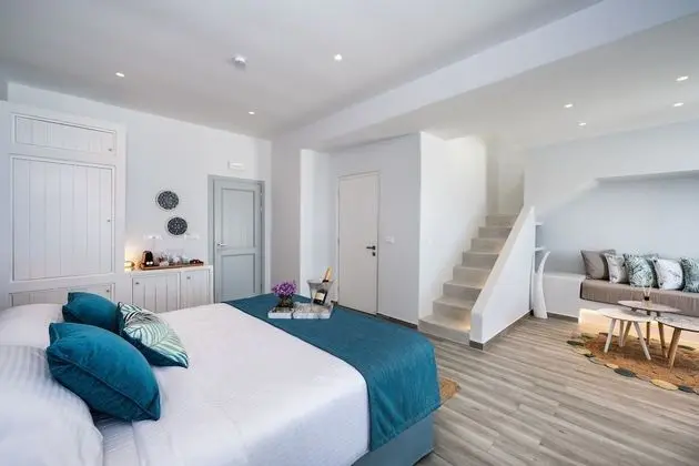Sea View Suite with Loft & Private Pool