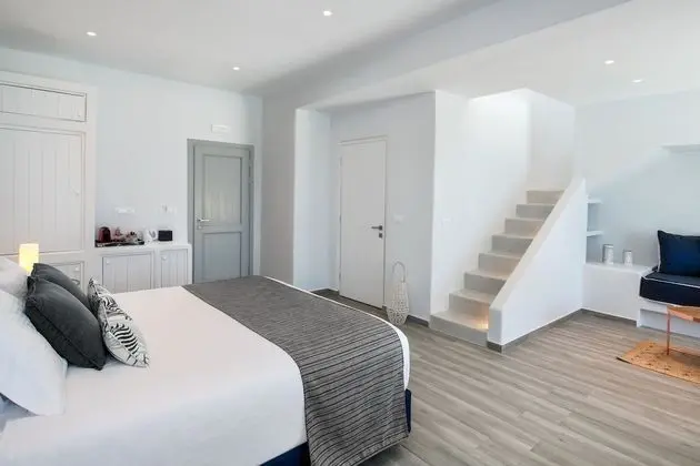 Sea View Suite with Loft & Private Pool