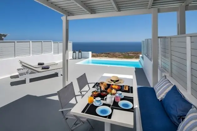 Sea View Suite with Loft & Private Pool