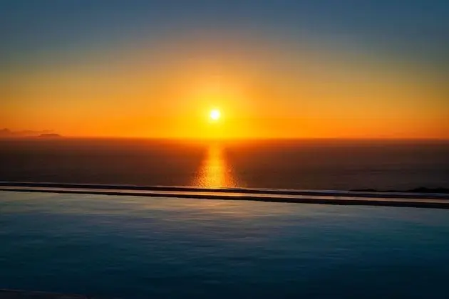 Sea View Suite with Loft & Private Pool