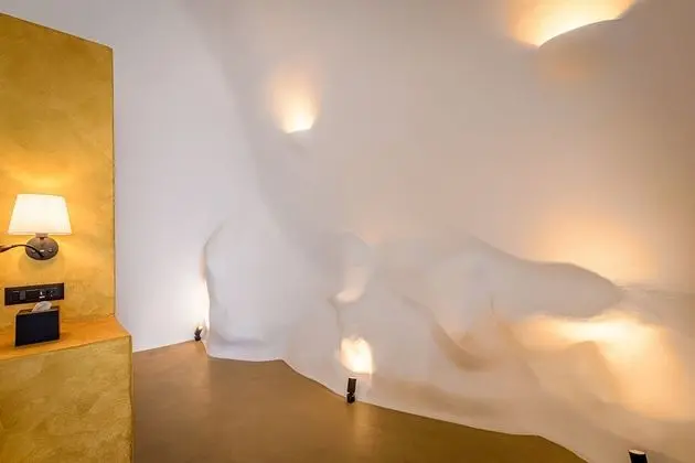 Superior Cave Suite with Private Pool & Sea View