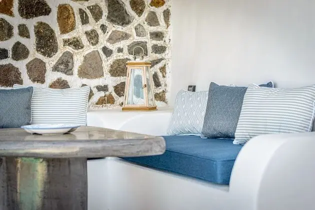 Superior Cave Suite with Private Pool & Sea View