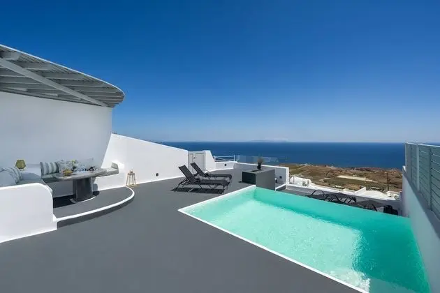 Superior Cave Suite with Private Pool & Sea View