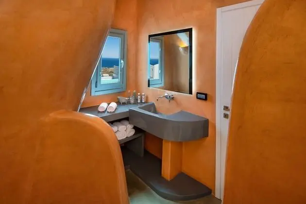 Superior Cave Suite with Private Pool & Sea View