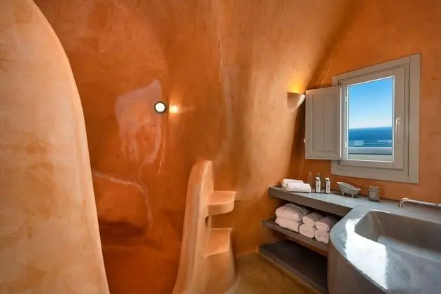 Superior Cave Suite with Private Pool & Sea View