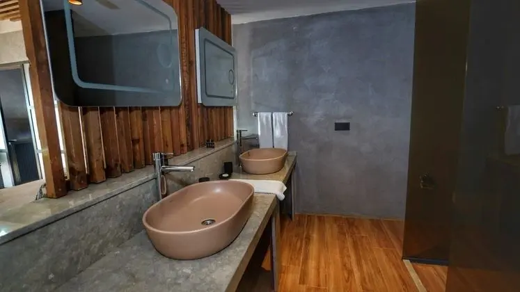 Junior Suit ,Jakuzili, Deniz Manzaralı, Teraslı