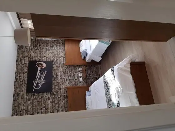 Connection Suite, Şehir Manzaralı