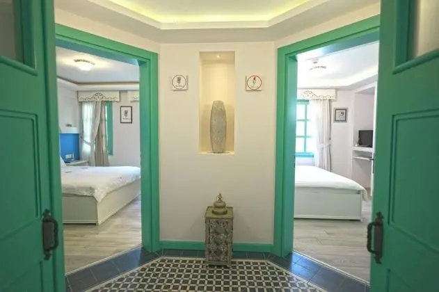 Aile Odası, Sokak Manzaralı