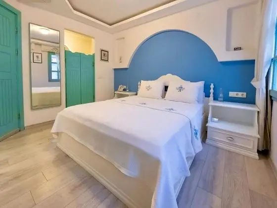 Aile Odası, Sokak Manzaralı