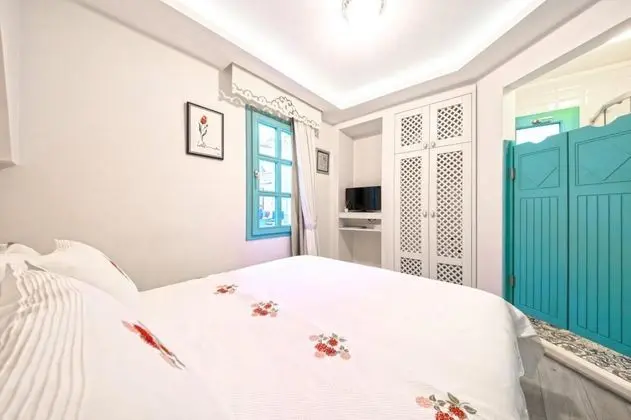 Aile Odası, Sokak Manzaralı