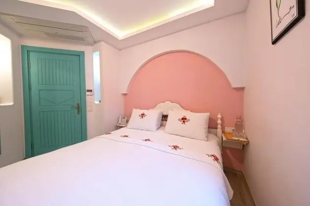 Aile Odası, Sokak Manzaralı