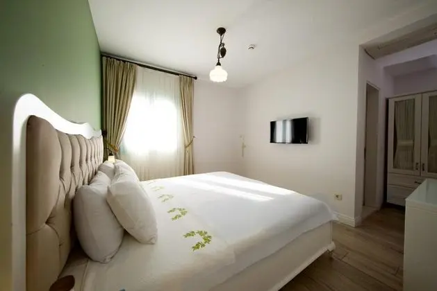 Elite Room, Sokak Manzaralı
