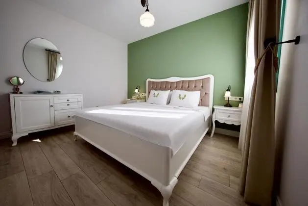 Elite Room, Sokak Manzaralı