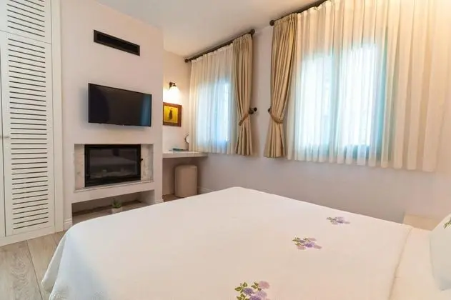 Lavanta Oda, Sokak Manzaralı