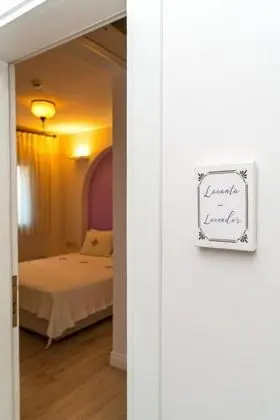 Lavanta Oda, Sokak Manzaralı