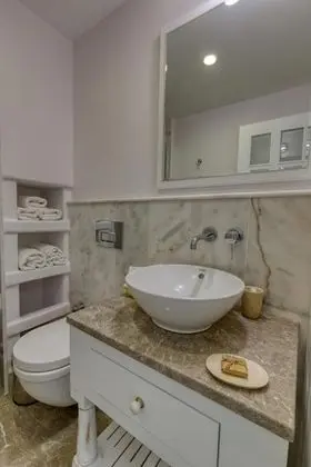 Lavanta Oda, Sokak Manzaralı