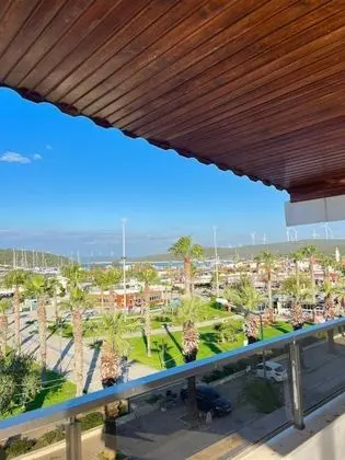Teraslı Deluxe Oda, Marina Manzaralı