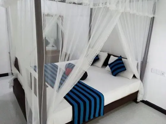 Honeymoon Tek Büyük Yataklı Oda