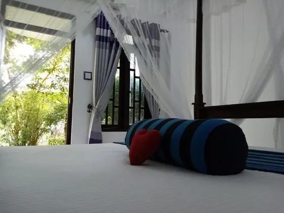Honeymoon Tek Büyük Yataklı Oda