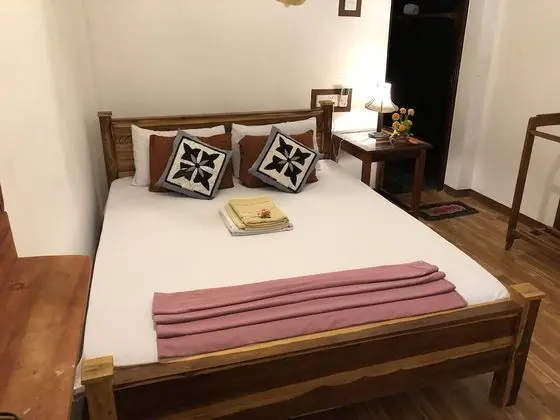 Deluxe Tek Büyük Yataklı Oda, 2 Yatak Odası, Bahçe Manzaralı