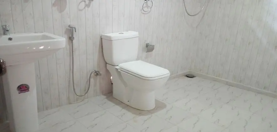 Tek Büyük Yataklı Oda, Özel Banyo, Zemin Kat (with A/C)