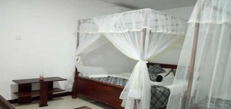 Üç Kişilik Oda, Özel Banyo, Zemin Kat (with A/C)