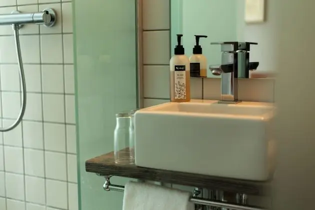 İki Ayrı Yataklı Oda, Özel Banyo