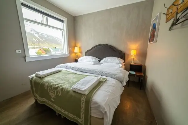 Tek Büyük Yataklı Oda, Ortak Banyo