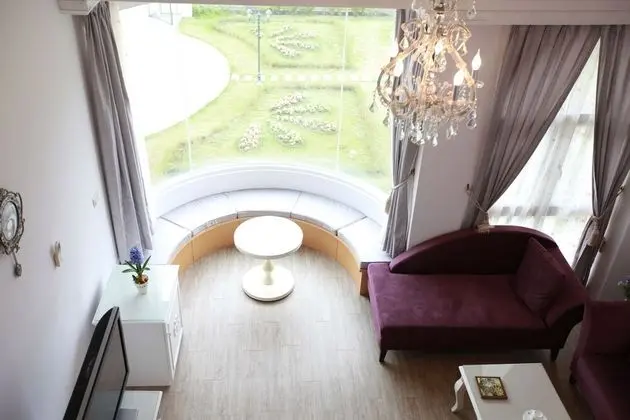 Romantic Tek Büyük Yataklı Oda, 1 Çift Kişilik Yatak, Bahçe Manzaralı