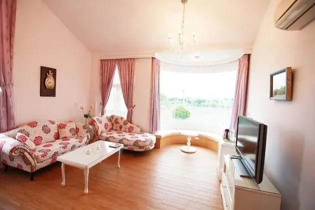 Romantic Tek Büyük Yataklı Oda, 1 Çift Kişilik Yatak, Bahçe Manzaralı
