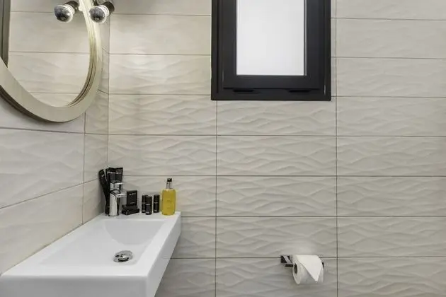 Deluxe Tek Büyük Yataklı Oda, Havuz Manzaralı