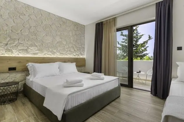 Deluxe Üç Kişilik Oda