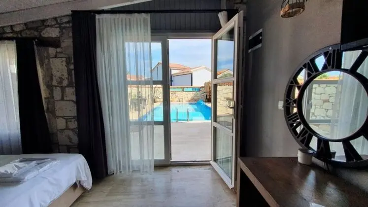 Deluxe Pool Room, Havuz Manzaralı, Giriş Katı