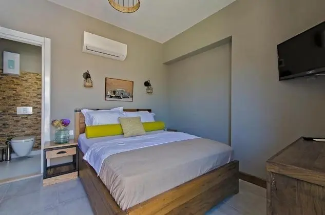 Standart Oda, Havuz ve Bahçe Manzaralı, Giriş Katı