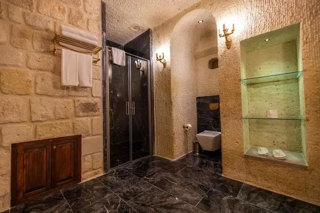 Junior Cave Suite,Küvetli ve Şömineli