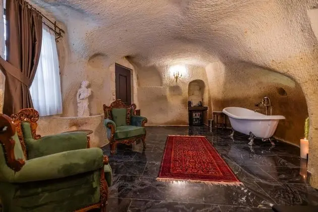 Junior Cave Suite,Küvetli ve Şömineli