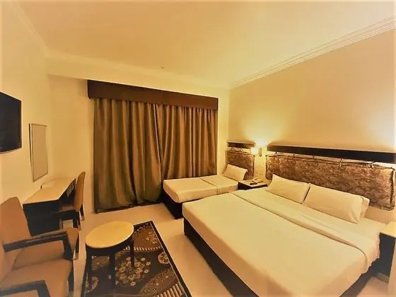 Üç Kişilik Oda, Havuz Kullanımı (with Free Parking)