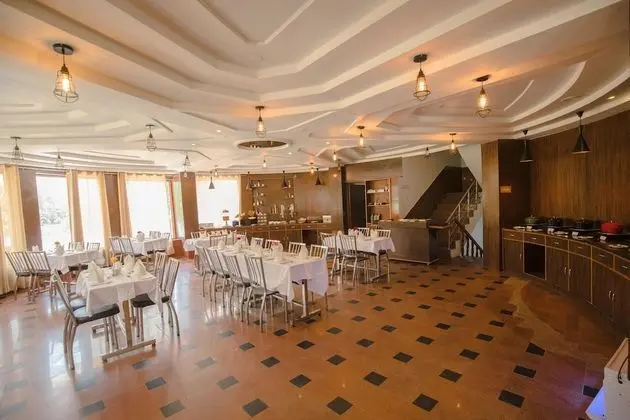 Classic Room, 1 King Bed, Balcony, Hill
