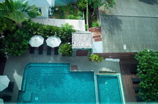 Superior Pool View