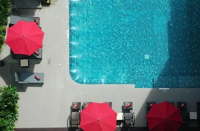 Superior Pool View