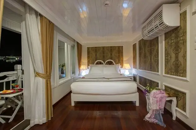 Senior Tek Büyük Yataklı Oda, 1 Büyük (Queen) Boy Yatak, Balkon, Okyanus Manzaralı