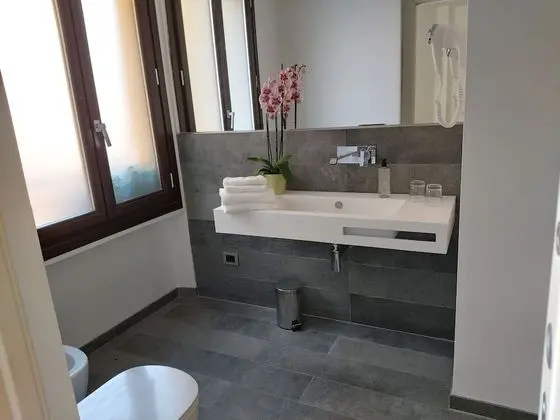 Üç Kişilik Oda