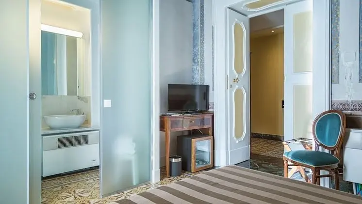 Deluxe Tek Büyük Yataklı Oda