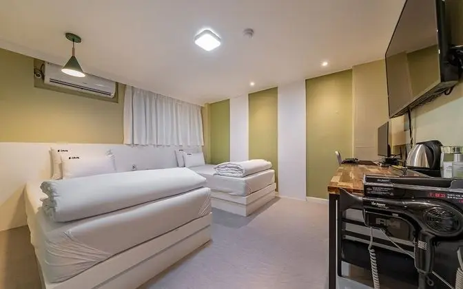 Oda (Premium Twin Room (TWOBeds+Netflix+LO)