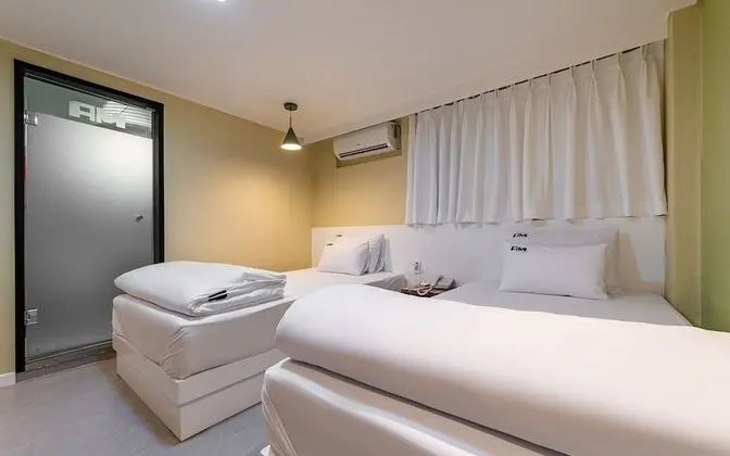 Oda (Premium Twin Room (TWOBeds+Netflix+LO)