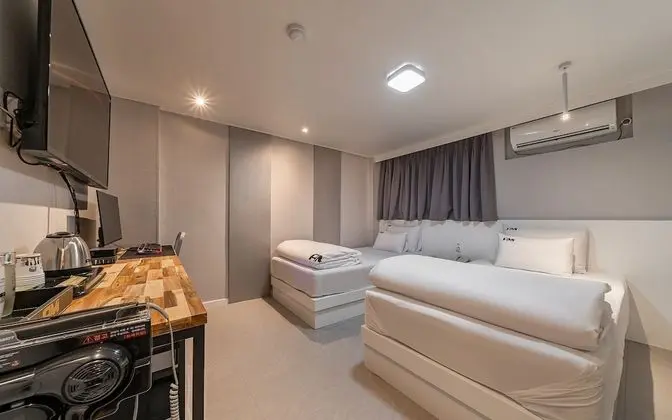 Oda (Premium Twin Room (TWOBeds+Netflix+LO)